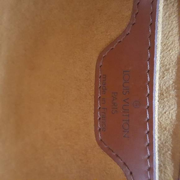 ✔💯Authentic Louis Vuitton Epi Soufflot Hand Bag - Picture 5 of 10